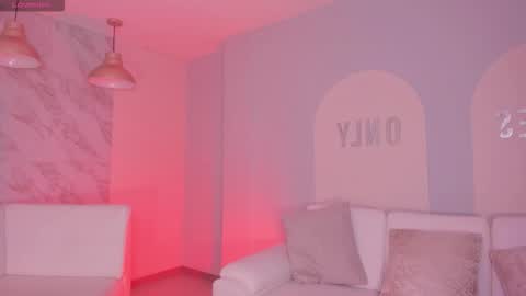 Alana online show from 10/31/25, 01:45