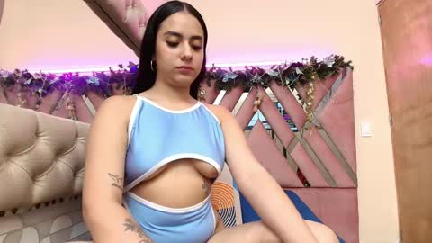 Alana Flores online show from 12/15/24, 07:10
