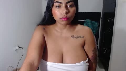 Snapshot of alanajonees chatting on 12/24/24, 01:16 alanajonees online show from 12/24/24, 01:16