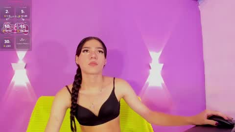 Snapshot of alanarosee___ chatting on 09/29/25, 01:05 Alanaa Rosee online show from 09/29/25, 01:05