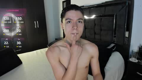 alanblack1 online show from 11/18/25, 10:25