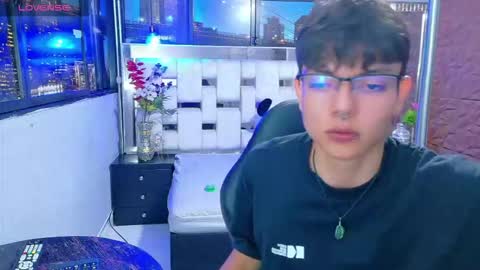 Snapshot of alandelrey57 chatting on 12/05/25, 04:32 ALAN DEL REY online show from 12/05/25, 04:32