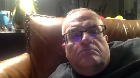Snapshot of alankrieski1174 chatting on 10/23/25, 03:39 alankrieski1174 online show from 10/23/25, 03:39