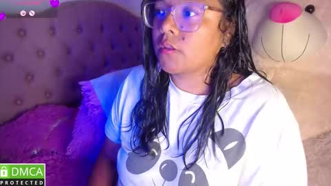 Snapshot of alanna_brunette chatting on 11/23/25, 01:49 lanna online show from 11/23/25, 01:49