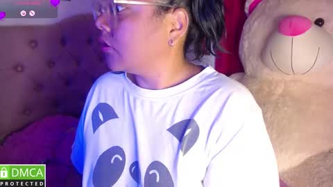 Snapshot of alanna_brunette chatting on 11/23/25, 02:50 lanna online show from 11/23/25, 02:50