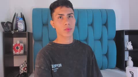 alannaughty_ online show from 12/31/24, 07:51