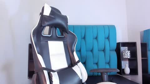 alannaughty_ online show from 01/24/25, 11:34