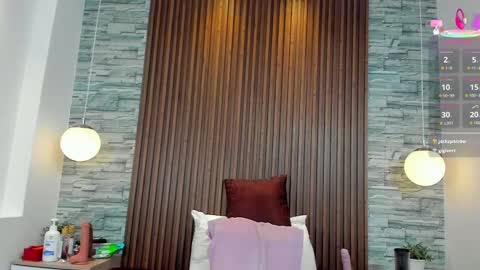 alannavidal online show from 09/18/25, 03:08