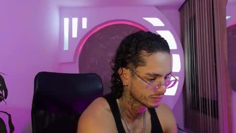 alan online show from 10/17/25, 10:07