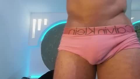 Snapshot of alanrodgers2_0 chatting on 02/17/26, 04:35 alan online show from 02/17/26, 04:35
