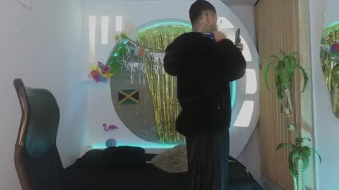 Snapshot of alanrodgers2_0 chatting on 04/10/26, 12:21 alan online show from 04/10/26, 12:21
