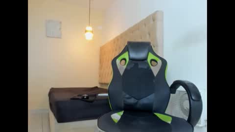 alantrickz365 online show from 11/19/25, 01:05