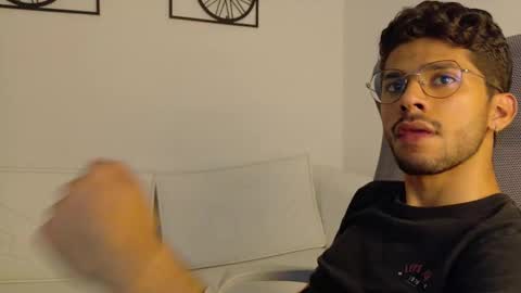 Snapshot of alanvilla_lobo chatting on 10/16/25, 06:53 alanvilla_lobo online show from 10/16/25, 06:53