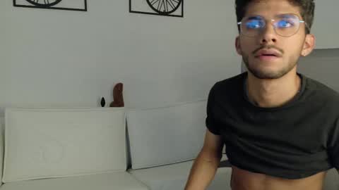 Snapshot of alanvilla_lobo chatting on 10/17/25, 07:16 alanvilla_lobo online show from 10/17/25, 07:16