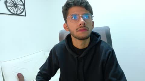 Snapshot of alanvilla_lobo chatting on 10/18/25, 12:28 alanvilla_lobo online show from 10/18/25, 12:28