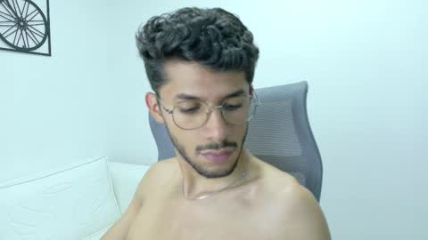 Snapshot of alanvilla_lobo chatting on 10/20/25, 07:36 alanvilla_lobo online show from 10/20/25, 07:36