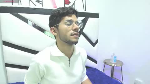 Snapshot of alanvilla_lobo chatting on 10/21/25, 09:37 alanvilla_lobo online show from 10/21/25, 09:37