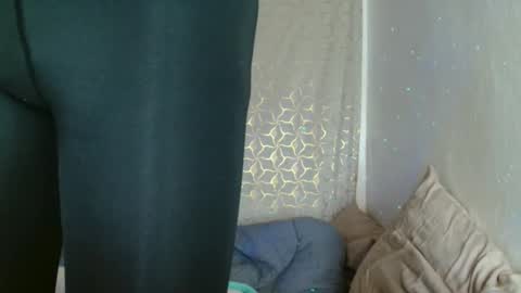 Snapshot of alaouirim25 chatting on 01/09/26, 11:50 AllylicArabis online show from 01/09/26, 11:50