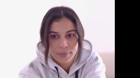 Snapshot of alaouirim25 chatting on 03/25/26, 02:01 AllylicArabis online show from 03/25/26, 02:01