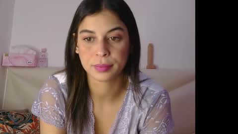Snapshot of alaouirim25 chatting on 04/11/26, 12:42 AllylicArabis online show from 04/11/26, 12:42