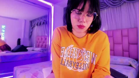 albaandthayron online show from 01/22/25, 12:06