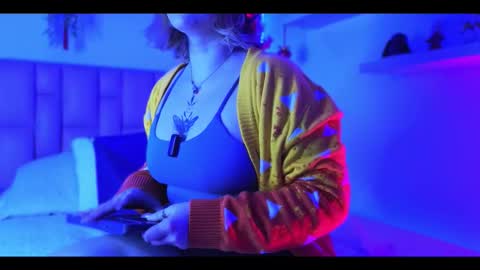 albaandthayron online show from 11/13/25, 12:15