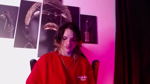 Snapshot of albertbernal69 chatting on 11/09/25, 02:54 Albert online show from 11/09/25, 02:54