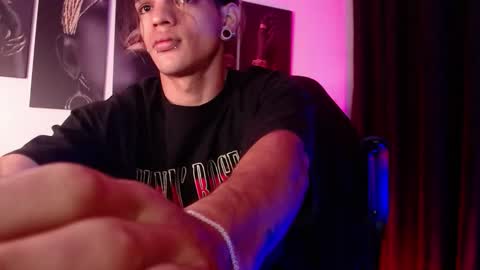 Snapshot of albertbernal69 chatting on 11/13/25, 11:42 Albert online show from 11/13/25, 11:42