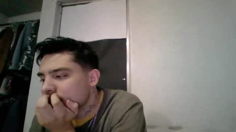 Snapshot of albertoarenas16 chatting on 06/05/26, 06:52 albertoarenas16 online show from 06/05/26, 06:52