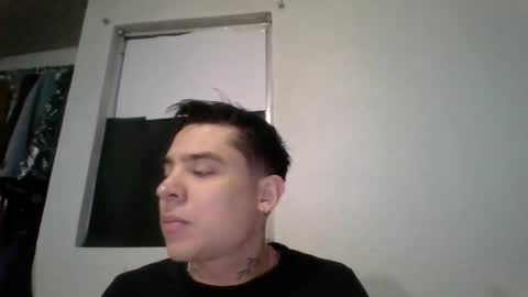 Snapshot of albertoarenas16 chatting on 06/06/26, 01:21 albertoarenas16 online show from 06/06/26, 01:21