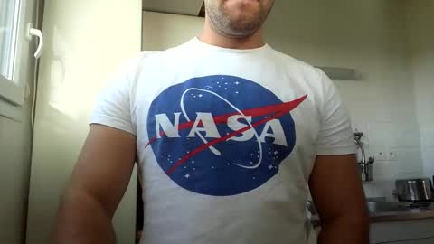 Snapshot of albi4reveur chatting on 09/17/25, 10:17 albi4reveur online show from 09/17/25, 10:17