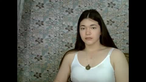 Snapshot of albi_glow chatting on 10/12/25, 02:21 Albi online show from 10/12/25, 02:21