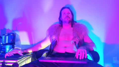 Snapshot of albinoadonis chatting on 11/01/25, 04:14 albinoadonis online show from 11/01/25, 04:14