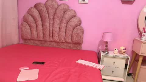 Snapshot of aldana_stone chatting on 04/14/26, 12:16 aldana_stone online show from 04/14/26, 12:16