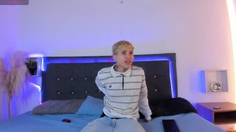 ale_cruzz online show from 06/09/26, 07:36