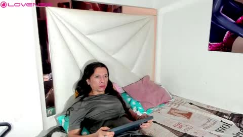 Snapshot of ale_noah_xxx chatting on 04/08/26, 05:35 ale_noah_xxx online show from 04/08/26, 05:35