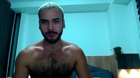 Snapshot of ale_one chatting on 01/31/25, 05:09 Ale bear online show from 01/31/25, 05:09