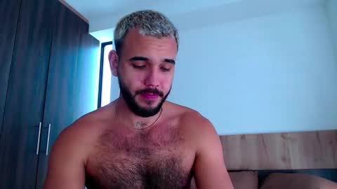 Snapshot of ale_one chatting on 02/14/25, 09:21 Ale bear online show from 02/14/25, 09:21