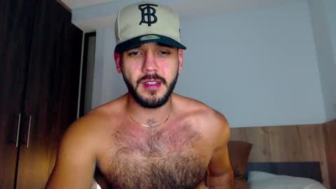Snapshot of ale_one chatting on 02/16/25, 04:20 Ale bear online show from 02/16/25, 04:20