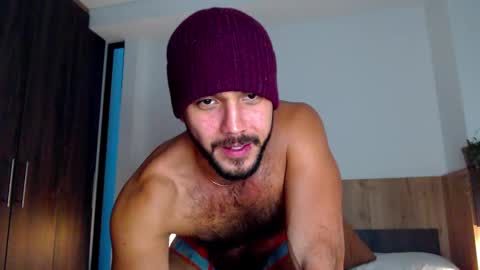 Snapshot of ale_one chatting on 02/18/25, 11:41 Ale bear online show from 02/18/25, 11:41