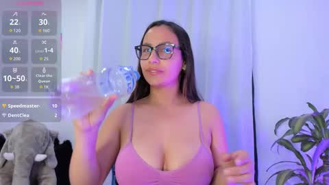 aleaa  online show from 10/19/25, 12:44