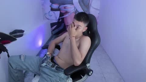 Aleck Boy online show from 10/31/25, 07:26