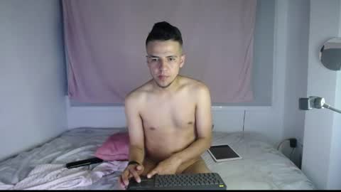 Snapshot of alee_moon chatting on 05/03/26, 04:07 Ale online show from 05/03/26, 04:07