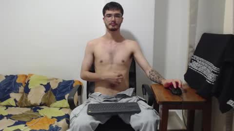 Snapshot of aleex_miller chatting on 10/29/25, 12:24 aleex_miller online show from 10/29/25, 12:24