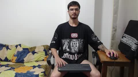 Snapshot of aleex_miller chatting on 10/30/25, 02:13 aleex_miller online show from 10/30/25, 02:13