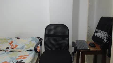 Snapshot of aleex_miller chatting on 11/08/25, 04:12 aleex_miller online show from 11/08/25, 04:12