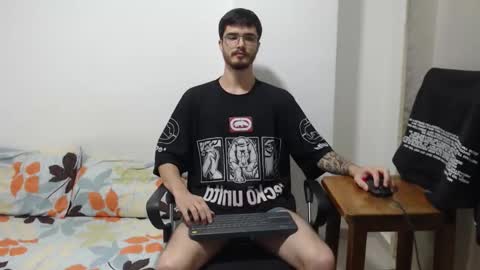 Snapshot of aleex_miller chatting on 11/15/25, 02:31 aleex_miller online show from 11/15/25, 02:31