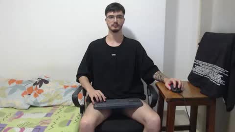 Snapshot of aleex_miller chatting on 11/17/25, 03:23 aleex_miller online show from 11/17/25, 03:23