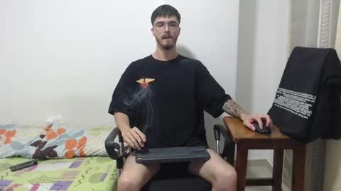 Snapshot of aleex_miller chatting on 11/18/25, 10:31 aleex_miller online show from 11/18/25, 10:31