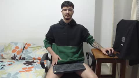 Snapshot of aleex_miller chatting on 11/28/25, 03:42 aleex_miller online show from 11/28/25, 03:42